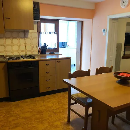 Vacanze Desiree Apartament *
